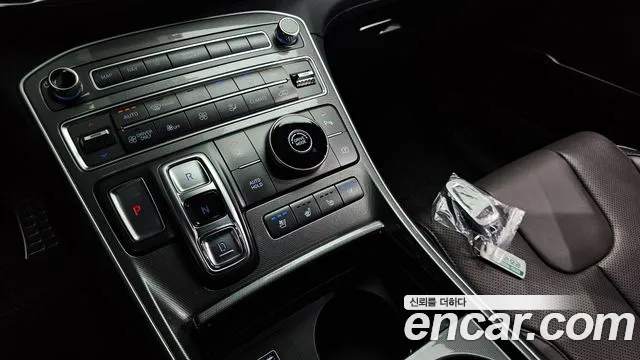 Hyundai Santa Fe 2021 thumb 9