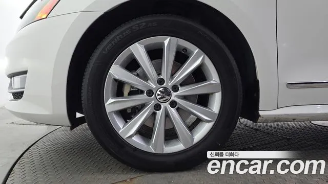 Volkswagen Passat (North America and China) 2015 thumb 5