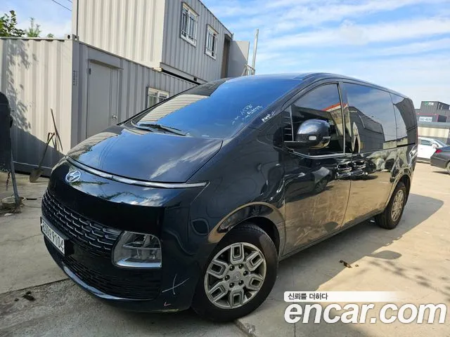 Hyundai Staria 2023 thumb 2