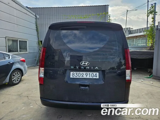 Hyundai Staria 2023 thumb 3