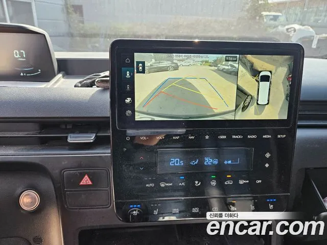 Hyundai Staria 2023 thumb 6