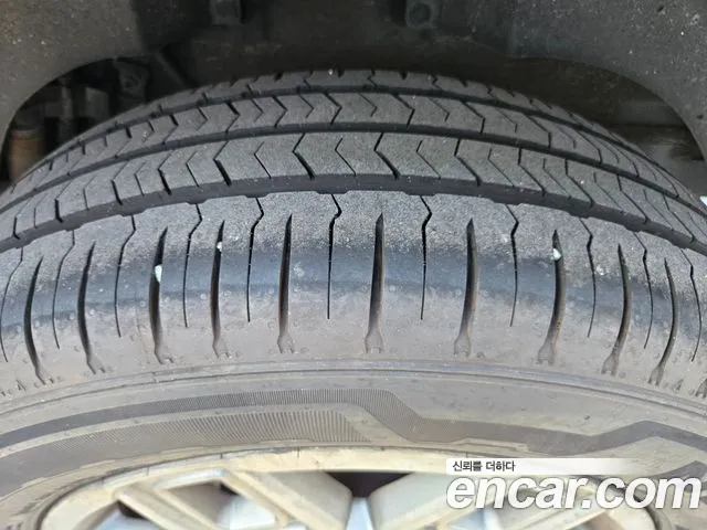 Hyundai Staria 2023 thumb 9