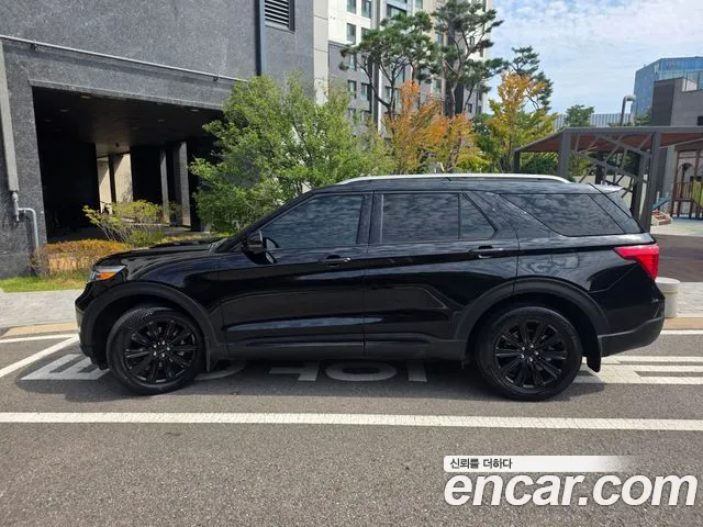 Ford Explorer 2020 thumb 3