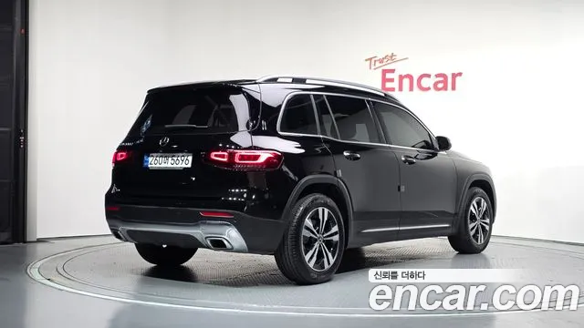 Mercedes-Benz GLB 2023 thumb 2