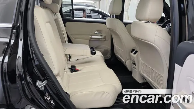 Mercedes-Benz GLB 2023 thumb 11