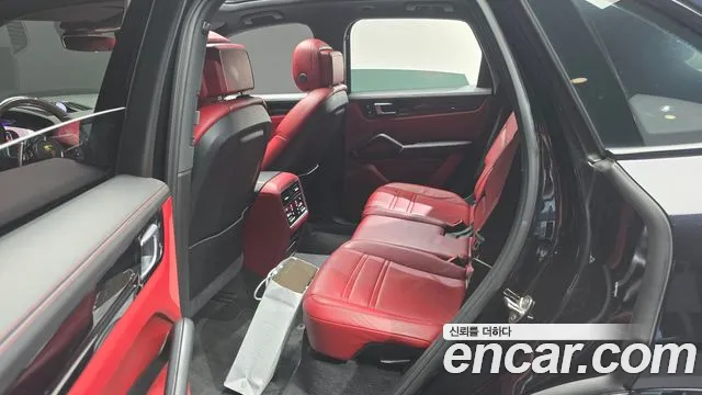 Porsche Cayenne 2020 thumb 11