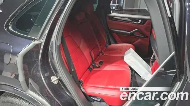 Porsche Cayenne 2020 thumb 12