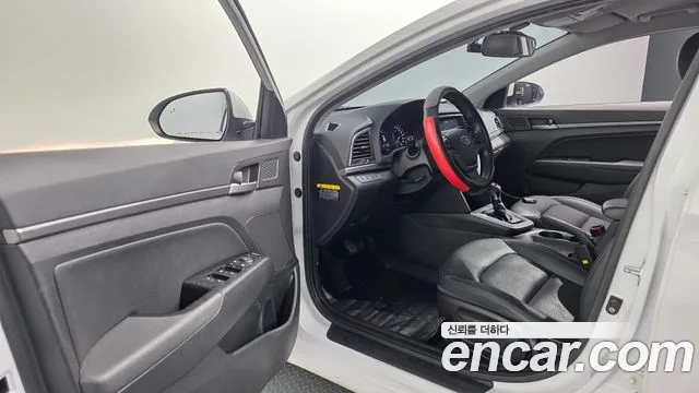 Hyundai Avante 2017 thumb 9