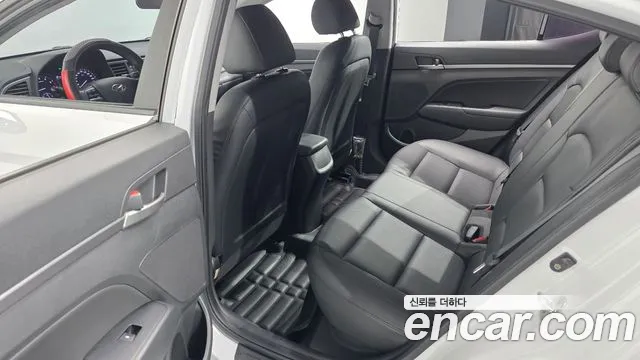 Hyundai Avante 2017 thumb 11