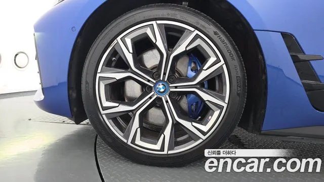 BMW i4 2023 thumb 5