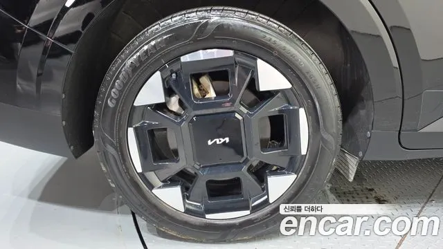 Kia Carnival 2024 thumb 5