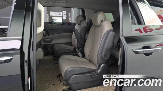 Kia Carnival 2024 thumb 11