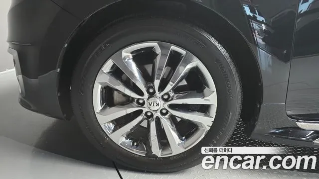 Kia Carnival 2015 thumb 5