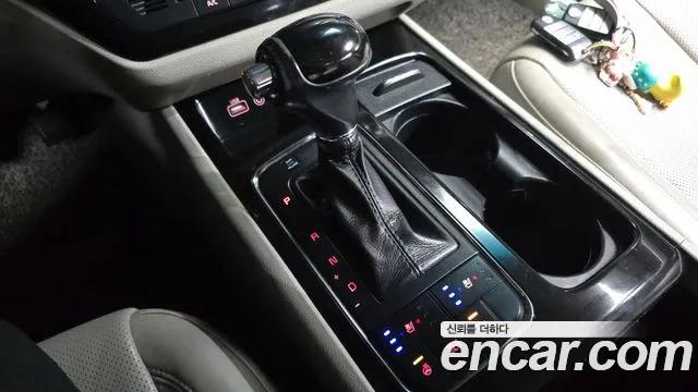 Kia Carnival 2015 thumb 9