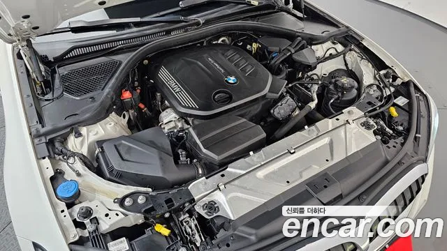 BMW 3-Series 2020 thumb 6