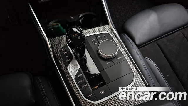 BMW 3-Series 2020 thumb 9