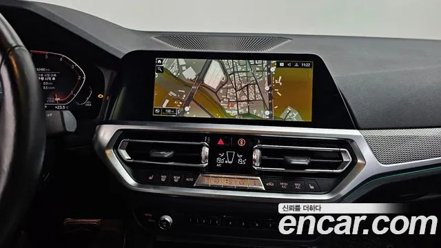 BMW 3-Series 2020 thumb 12