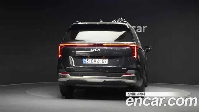 Kia Carnival 2024 thumb 3