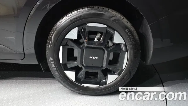 Kia Carnival 2024 thumb 4