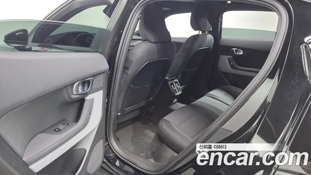 Polestar 2 2022 thumb 11