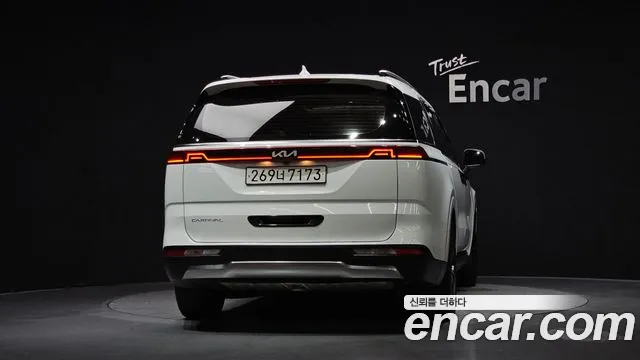 Kia Carnival 2021 thumb 4