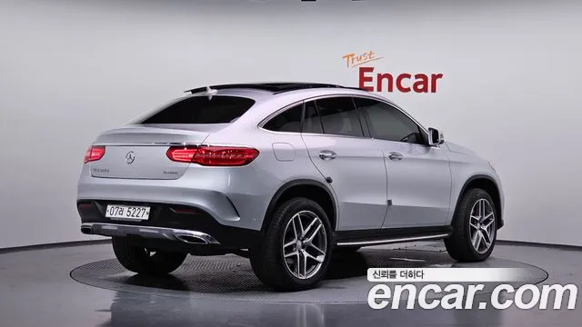 Mercedes-Benz GLE 2017 thumb 2