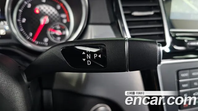 Mercedes-Benz GLE 2017 thumb 9