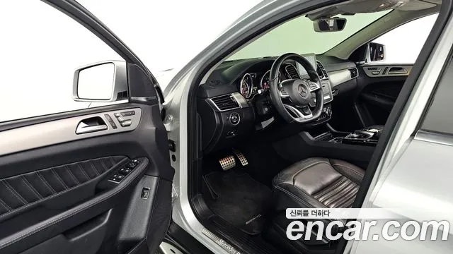 Mercedes-Benz GLE 2017 thumb 10