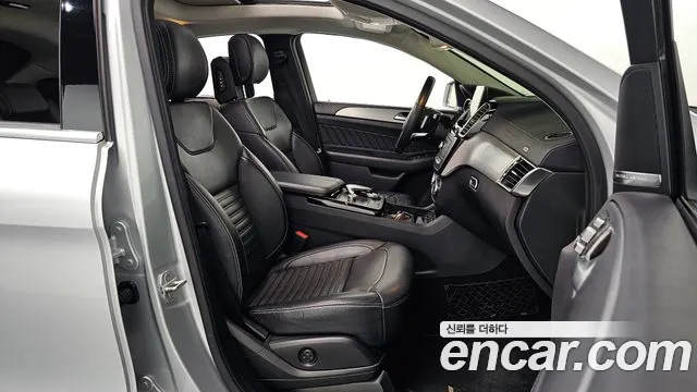 Mercedes-Benz GLE 2017 thumb 11