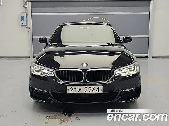BMW 5-Series 2017 thumb 3