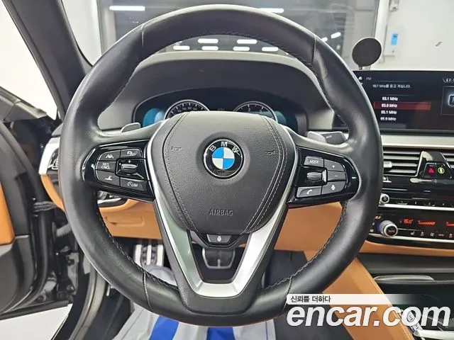 BMW 5-Series 2017 thumb 5