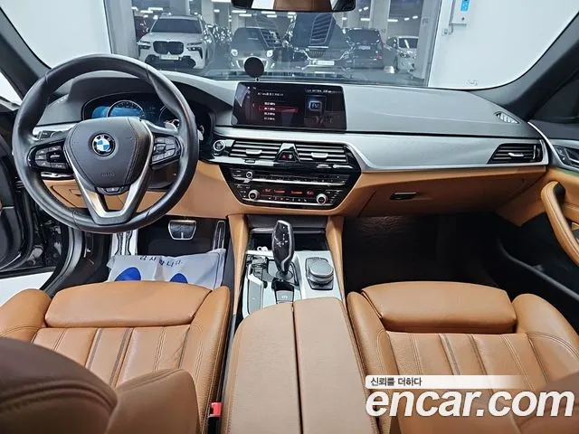 BMW 5-Series 2017 thumb 7