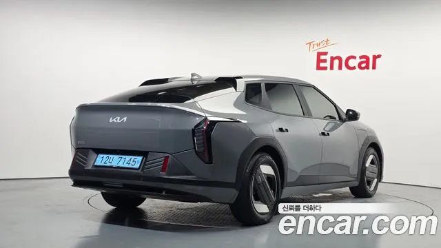 Kia EV4 2025 thumb 2