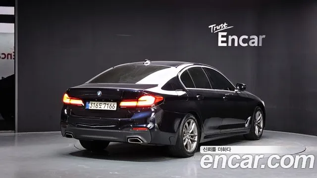 BMW 5-Series 2019 thumb 2