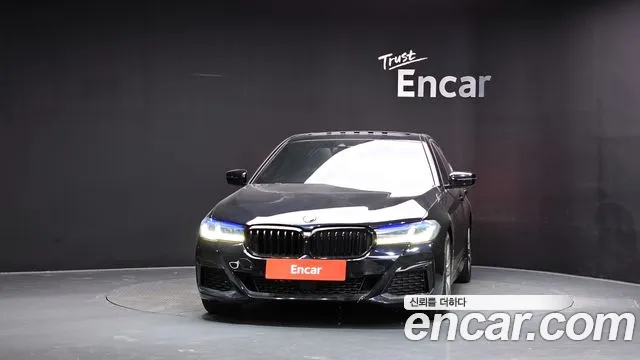 BMW 5-Series 2019 thumb 3