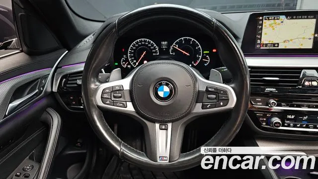 BMW 5-Series 2019 thumb 12