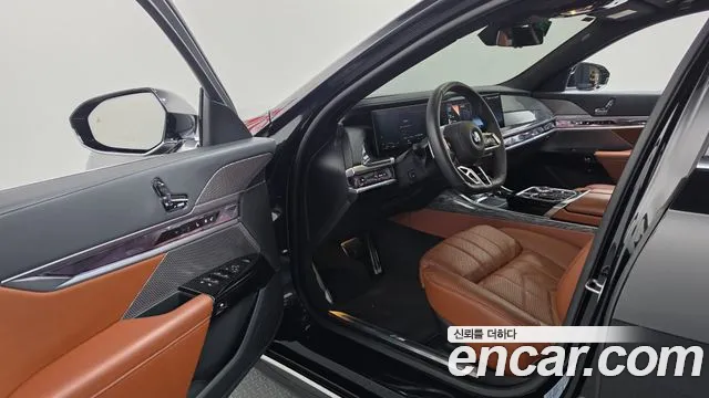 BMW 7-Series 2024 thumb 10