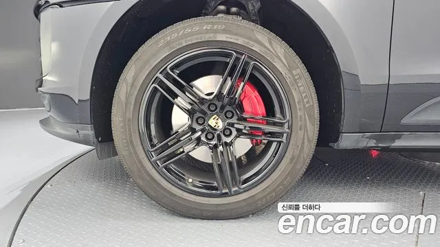 Porsche Macan 2019 thumb 5