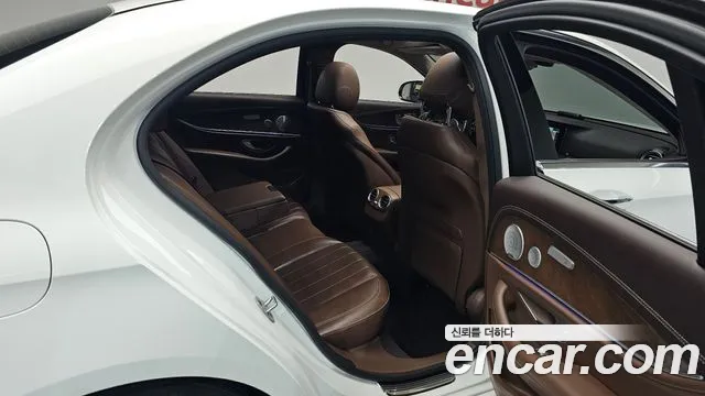 Mercedes-Benz E-Класс 2020 thumb 11