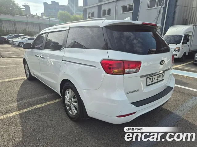 Kia Carnival 2014 thumb 6