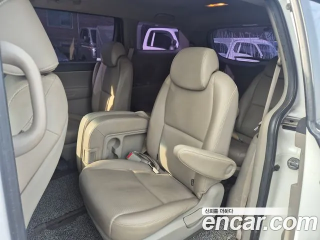 Kia Carnival 2014 thumb 9