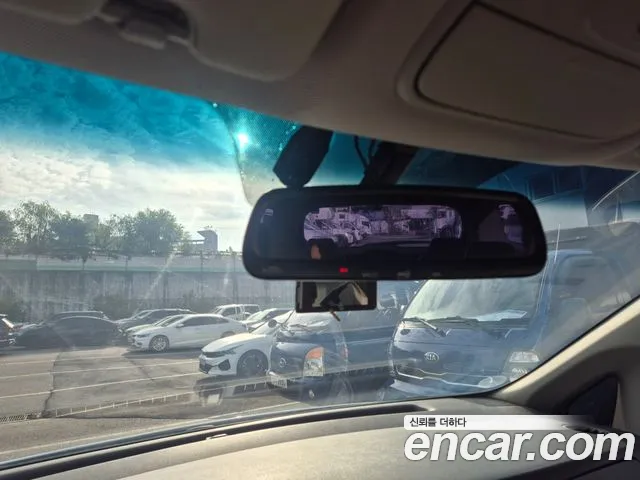 Kia Carnival 2014 thumb 10