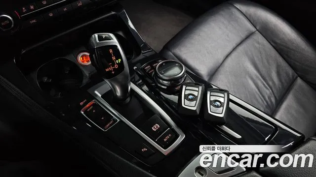 BMW 5-Series 2013 thumb 8
