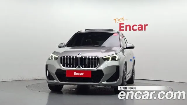 BMW X1 2023 thumb 3