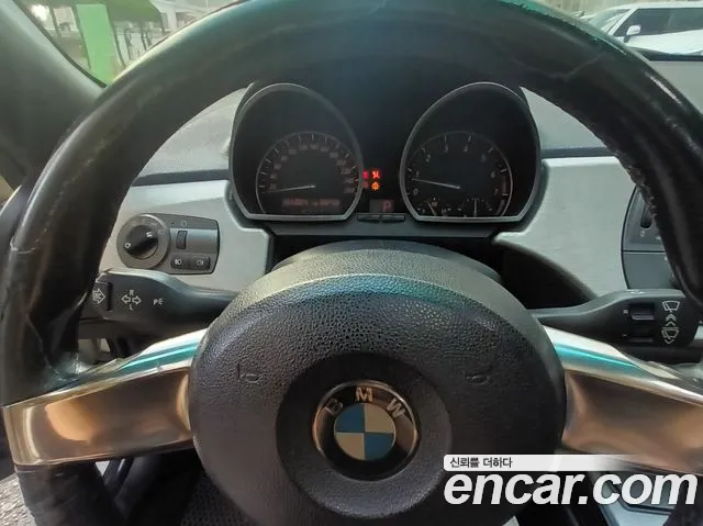 BMW Z4 2003 thumb 8