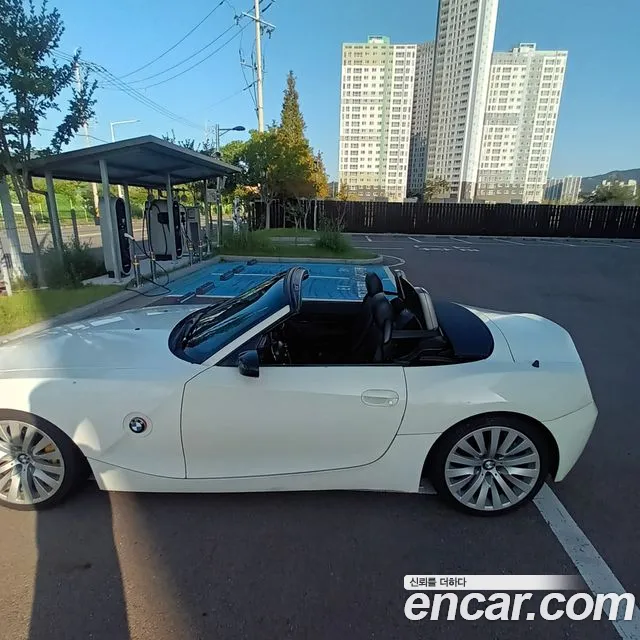 BMW Z4 2003 thumb 11