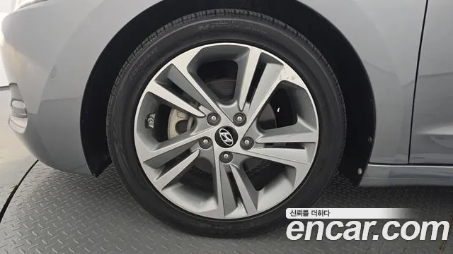 Hyundai Avante 2015 thumb 5