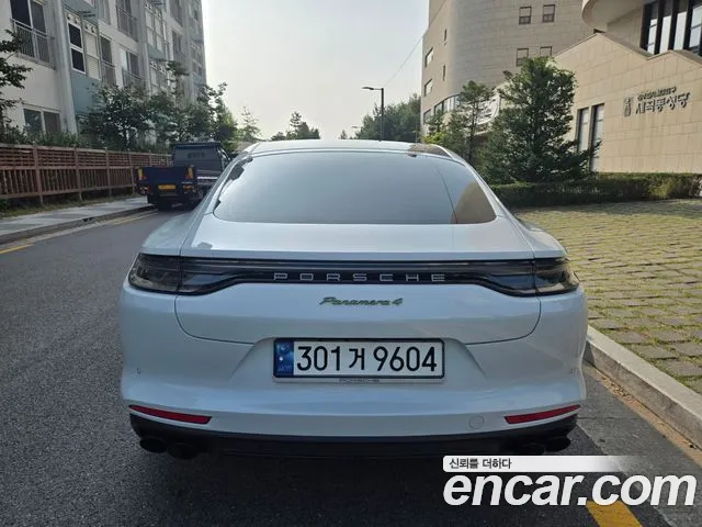 Porsche Panamera 2022 thumb 4