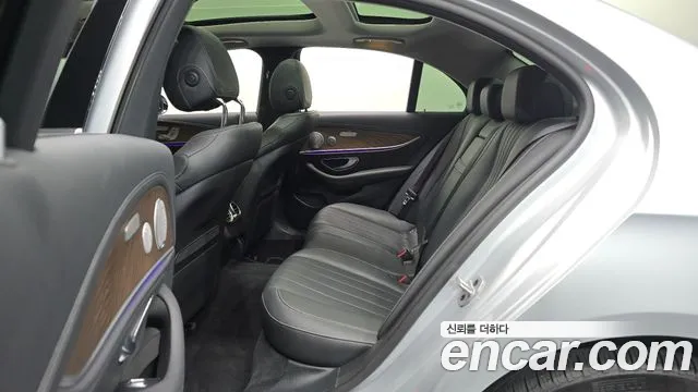 Mercedes-Benz E-Класс 2019 thumb 12