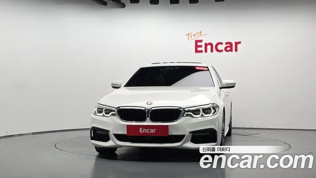 BMW 5-Series 2019 thumb 2